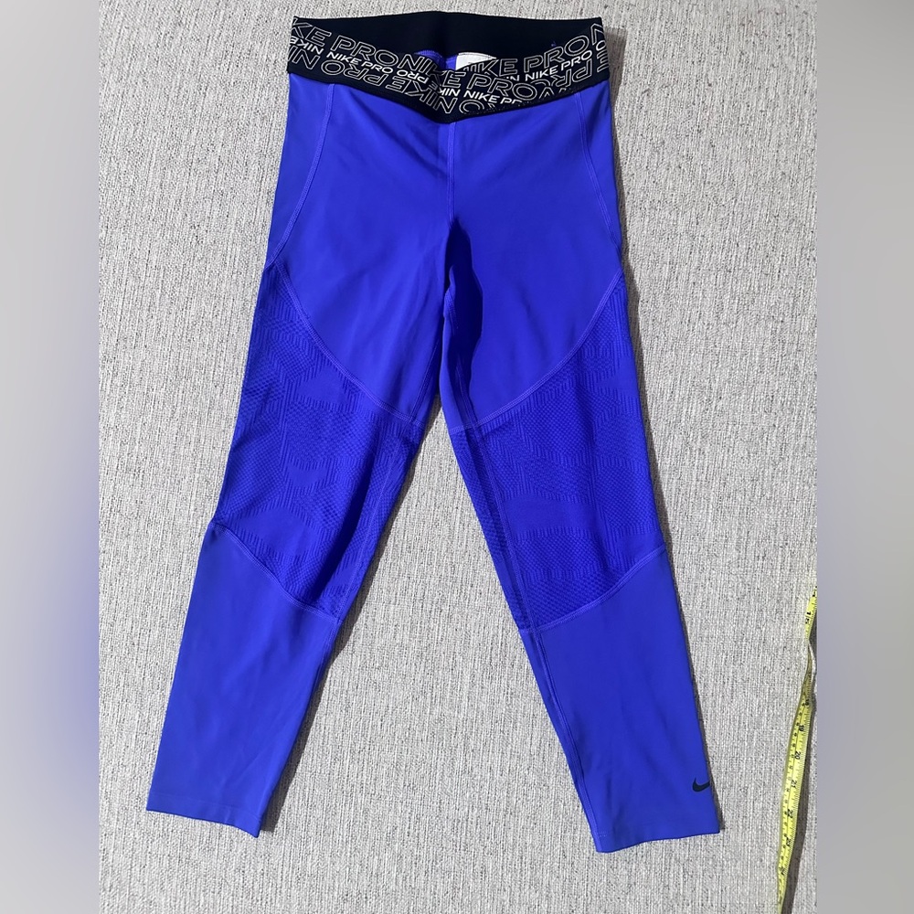 Nike Women’s Vibrant Blue Leggings
